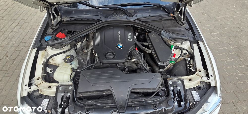 BMW Seria 3 318d Sport Line - 23