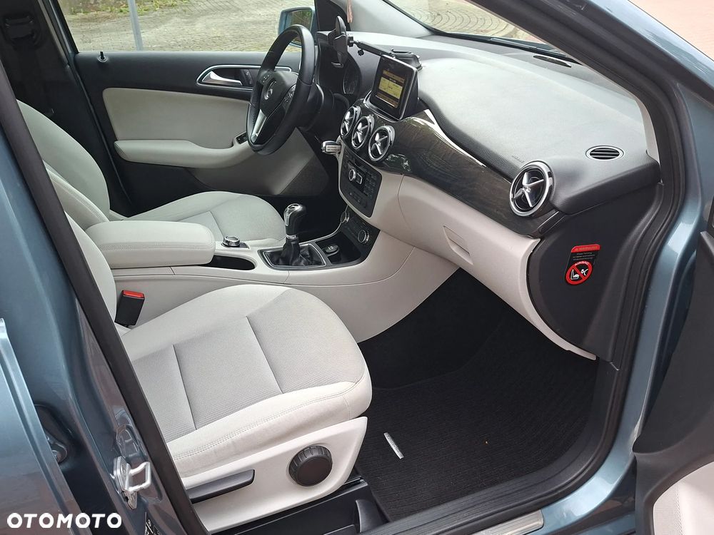 Mercedes-Benz Klasa B 180 Style - 18