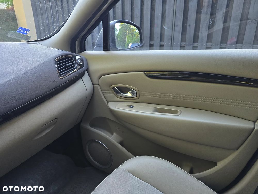 Renault Scenic - 21