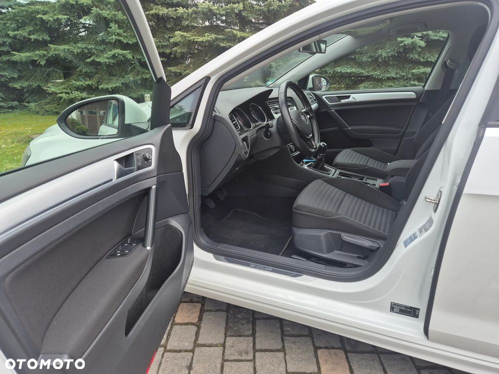 Volkswagen Golf 1.2 TSI BlueMotion Technology Cup - 17