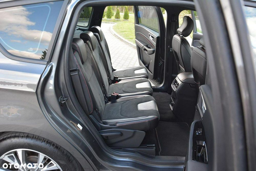 Ford S-Max - 17