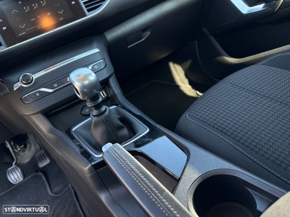 Peugeot 308 BlueHDi 130 Active Pack - 32