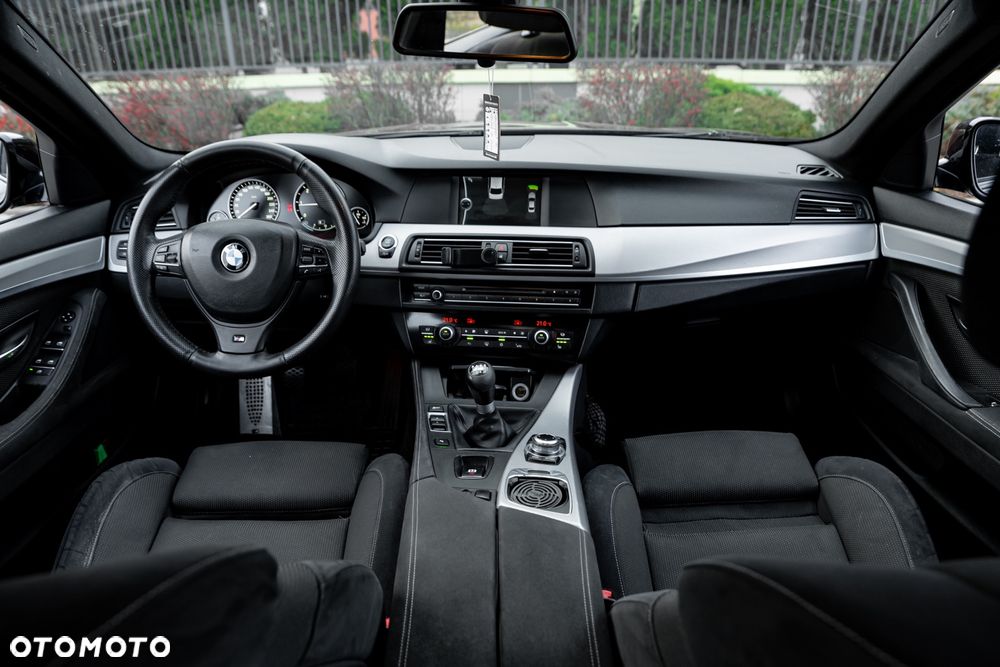BMW Seria 5 ver-xdrive20d - 26