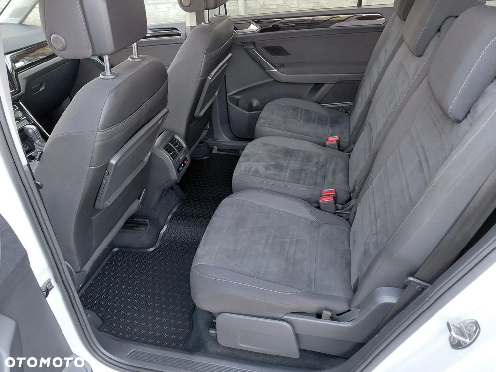 Volkswagen Touran - 30