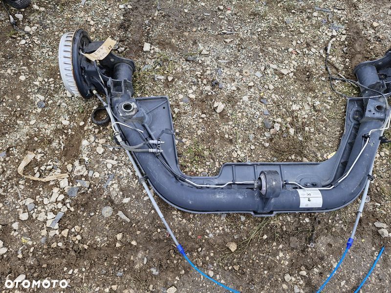 RENAULT TWINGO III 3 1.0 B BELKA ZAWIESZENIA TYŁ OŚ TYLNA - 3