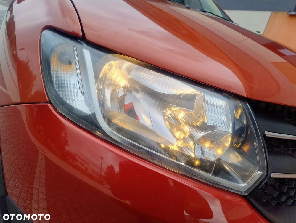 Dacia Sandero 0.9 TCe SL Celebration S&S - 25