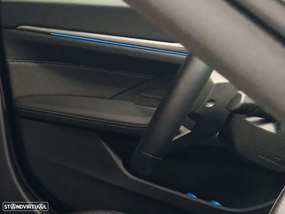 BMW i4 eDrive40 Desportiva M - 12