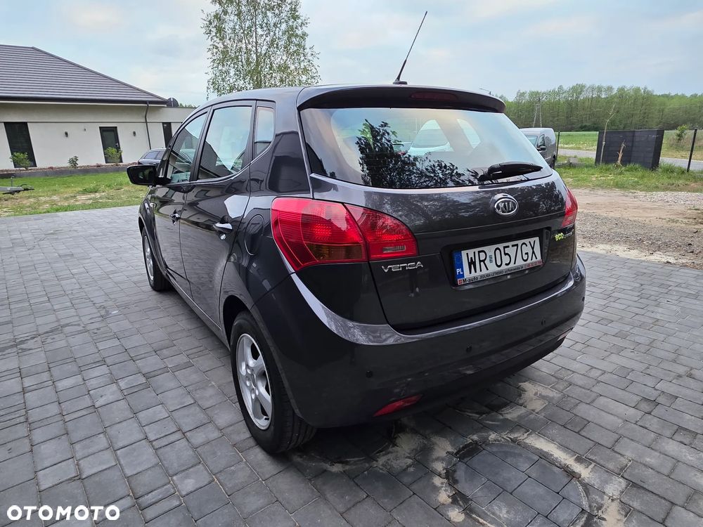 Kia Venga - 5