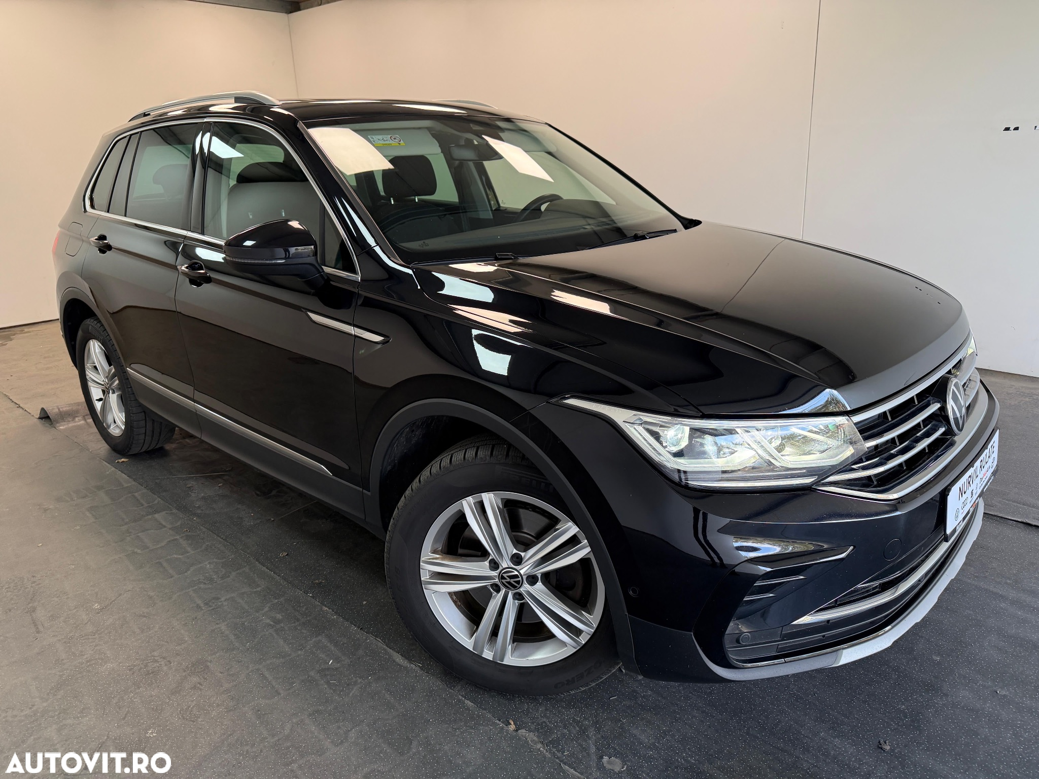 Volkswagen Tiguan 2.0 TDI SCR 4MOTION DSG Elegance - 30