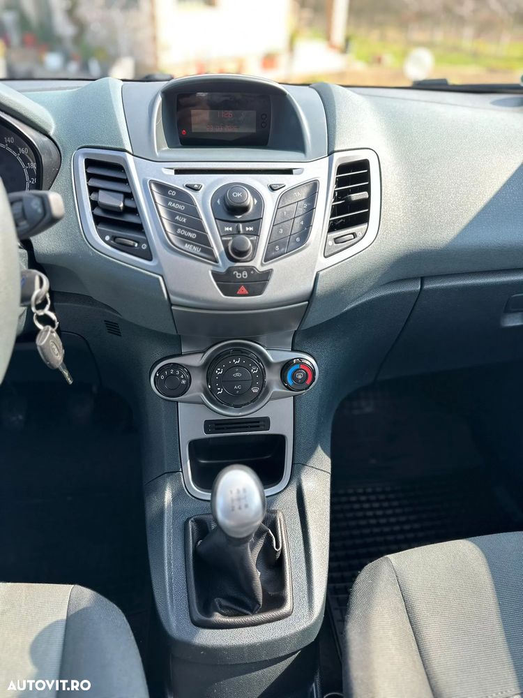 Ford Fiesta 1.25 Ambiente - 31