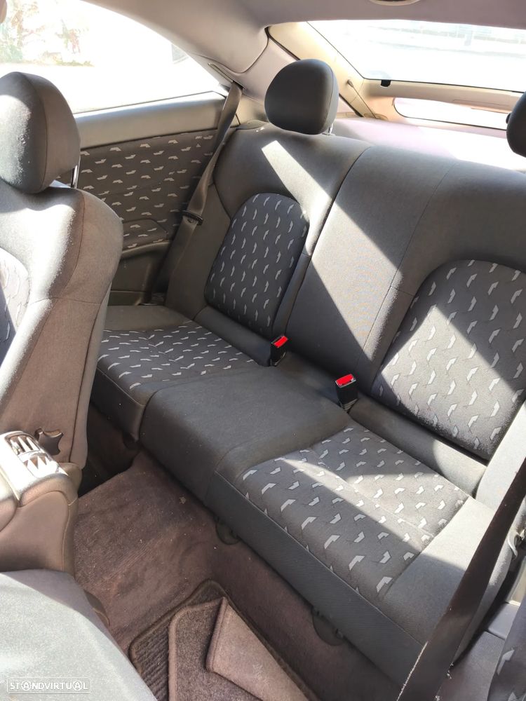 Mercedes-Benz C 180 Sport Coupé Classic - 11