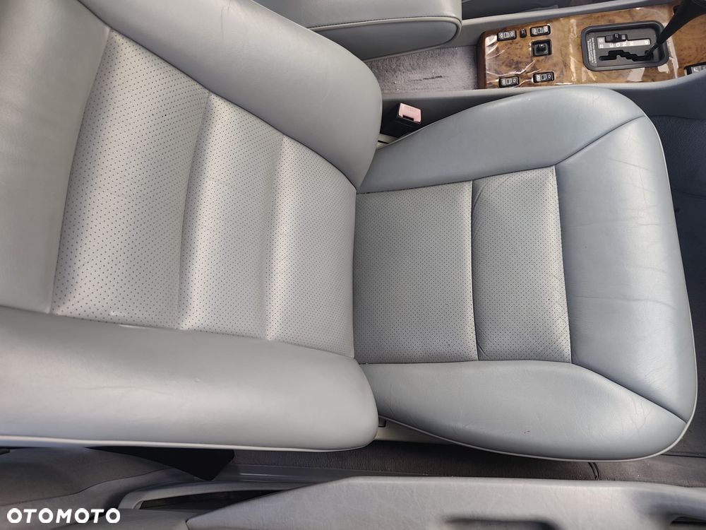 Mercedes-Benz W124 (1984-1993) - 25