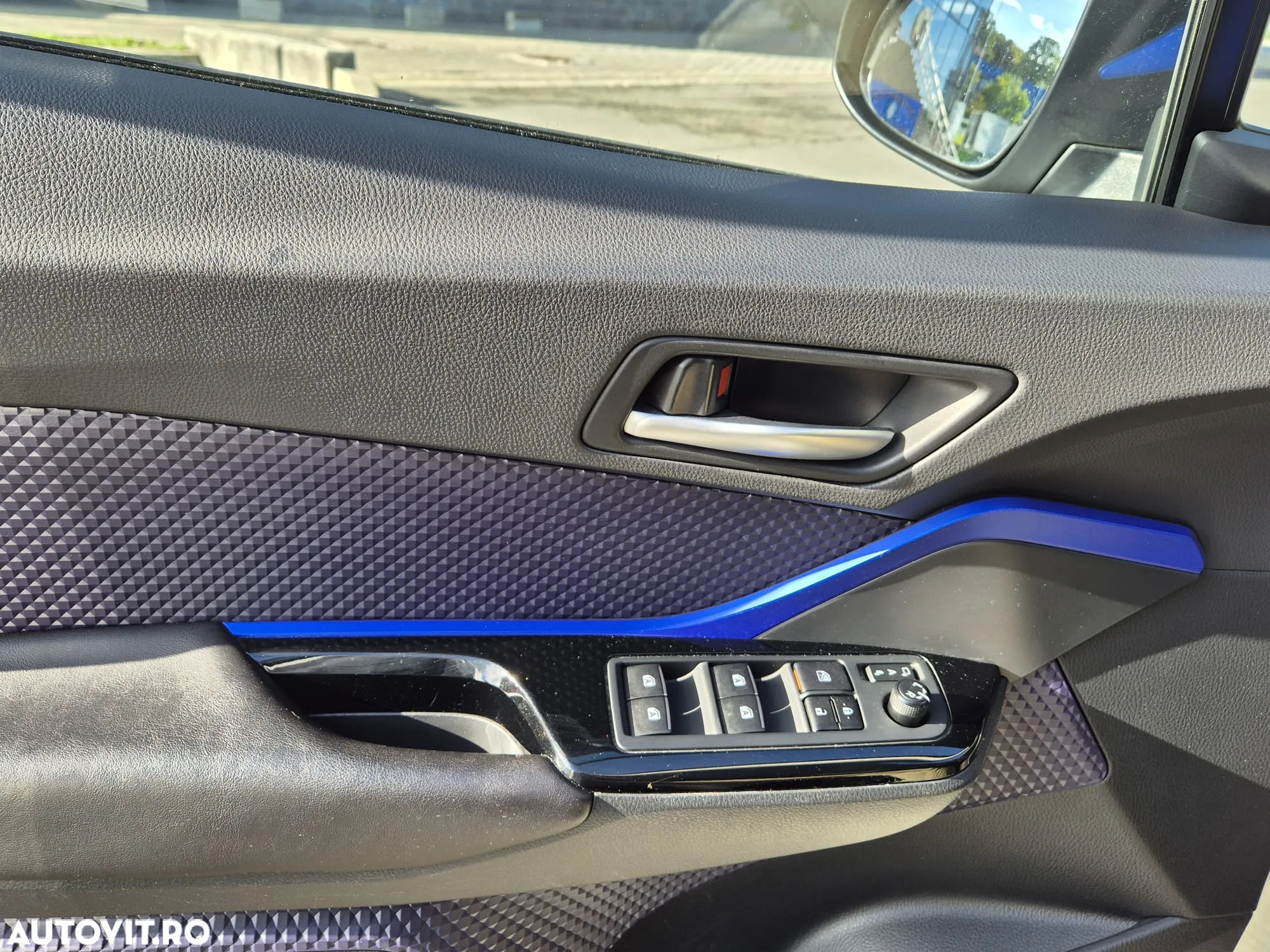 Toyota C-HR 1.8 HSD 4x2 CVT C-lassy LED - 8
