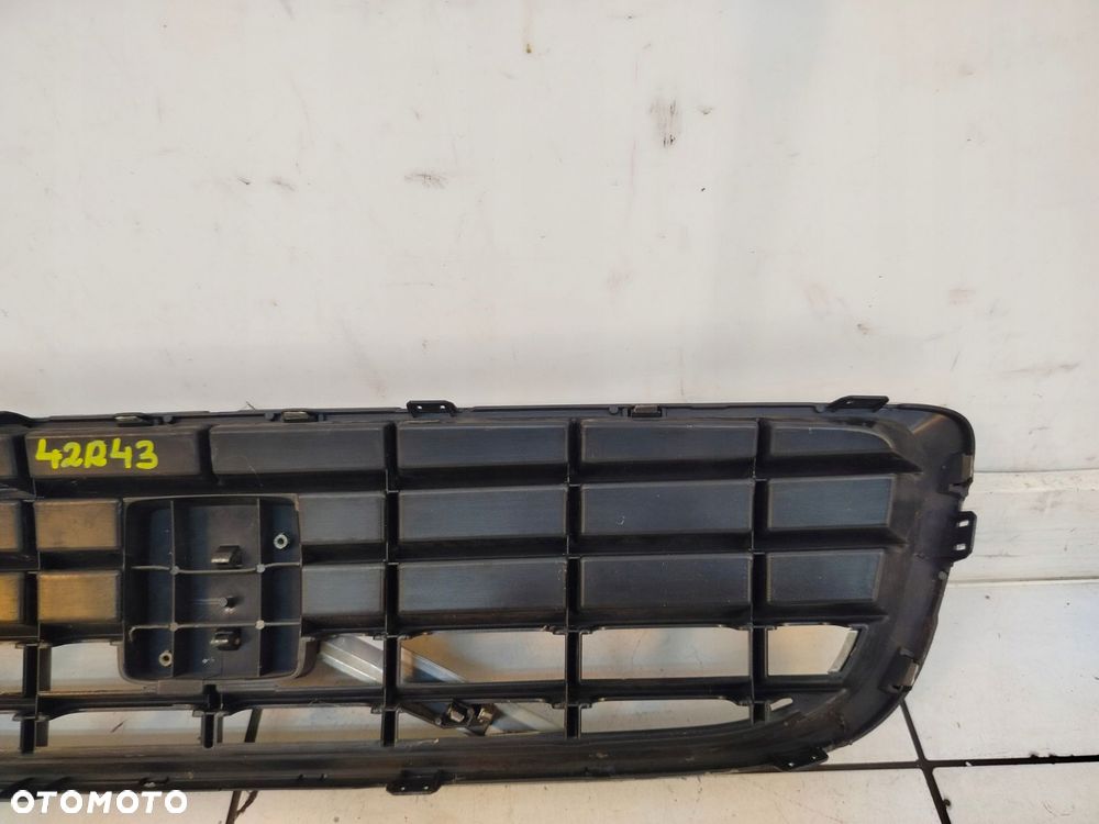 volvo v50 lift 07r- grill atrapa chłodnicy - 7