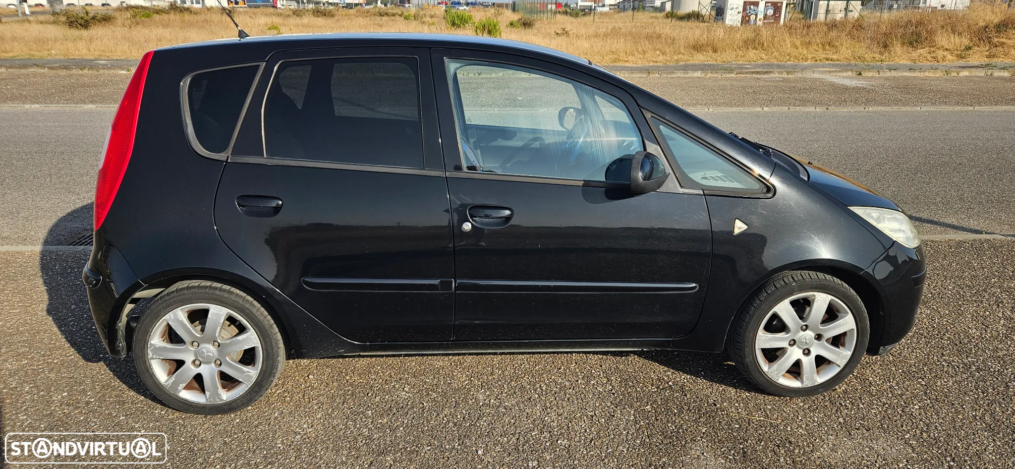 Mitsubishi Colt - 9