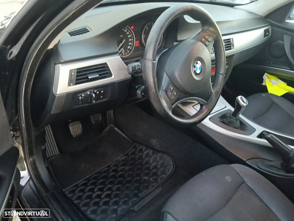 BMW 320 d Sport - 34