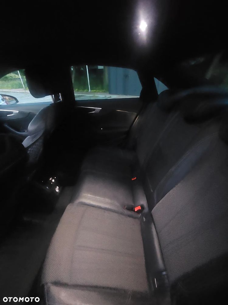 Audi A4 Limousine 2.0 TFSI ultra Sport S tronic - 12