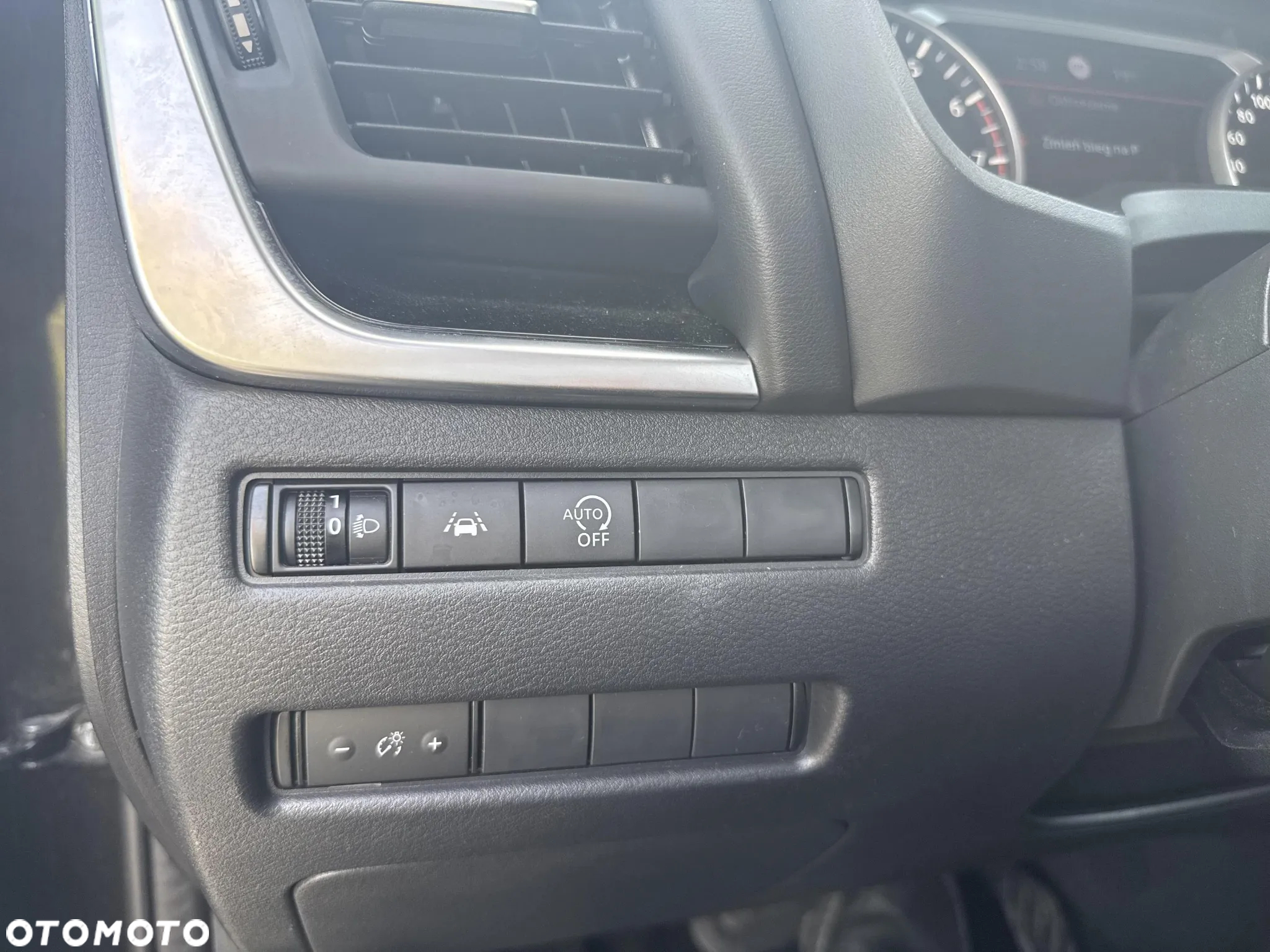 Nissan Qashqai 1.3 DIG-T N-Connecta DCT - 26