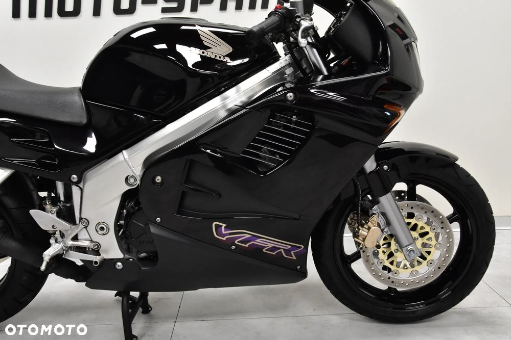 Honda VFR - 14