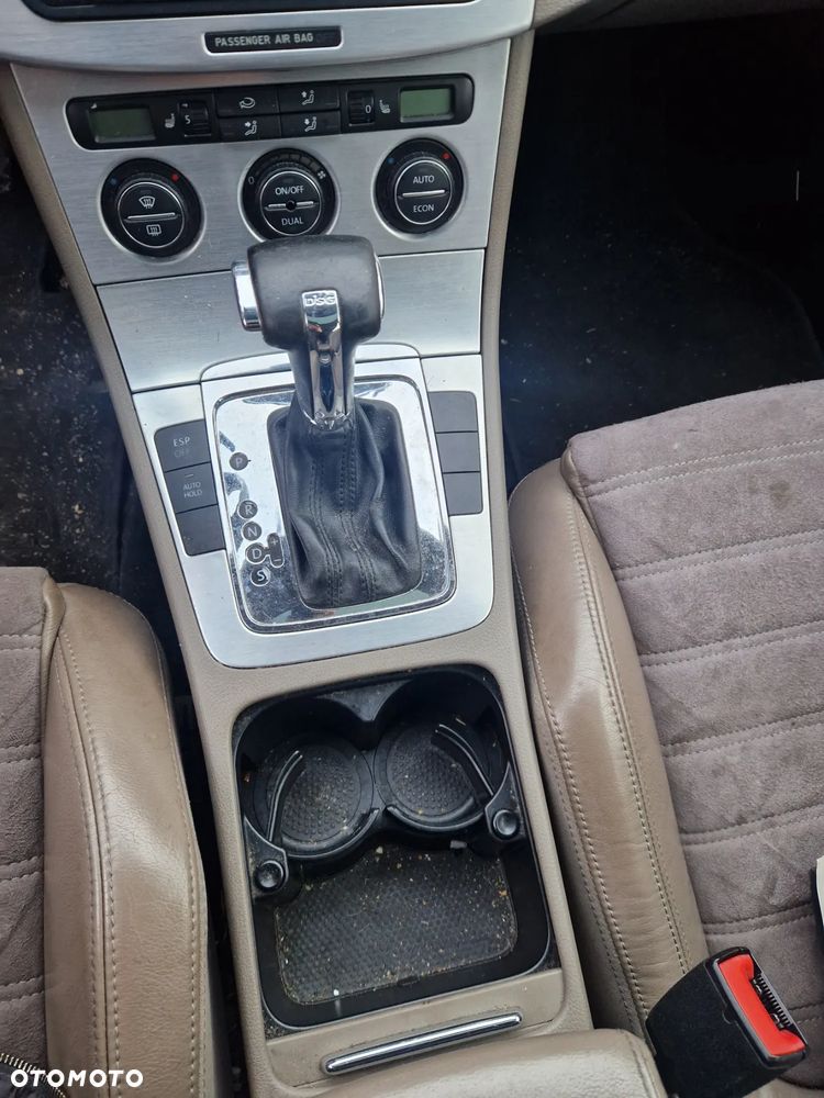 Volkswagen Passat 2.0 TDI DPF DSG Individual Chrom dunkel - 21