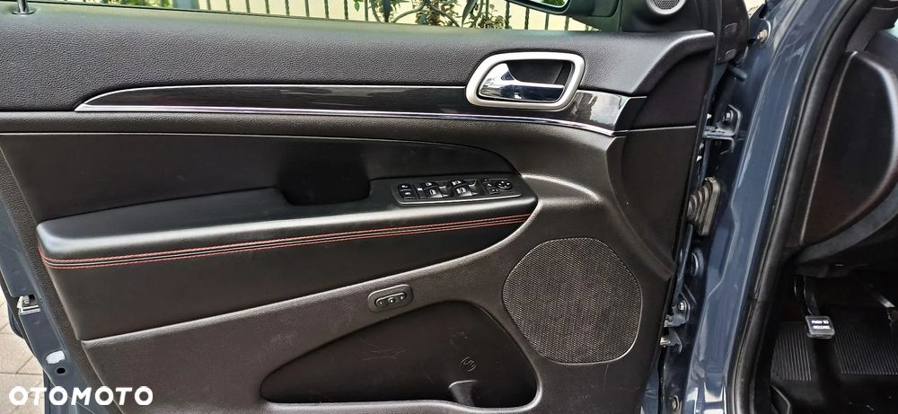 Jeep Grand Cherokee - 14