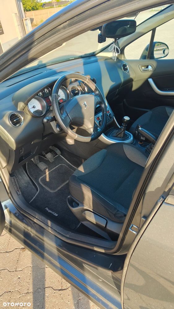 Peugeot 308 - 8