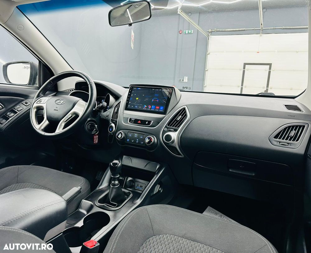 Hyundai ix35 1.7 CRDI 2WD blue Finale Silver - 22
