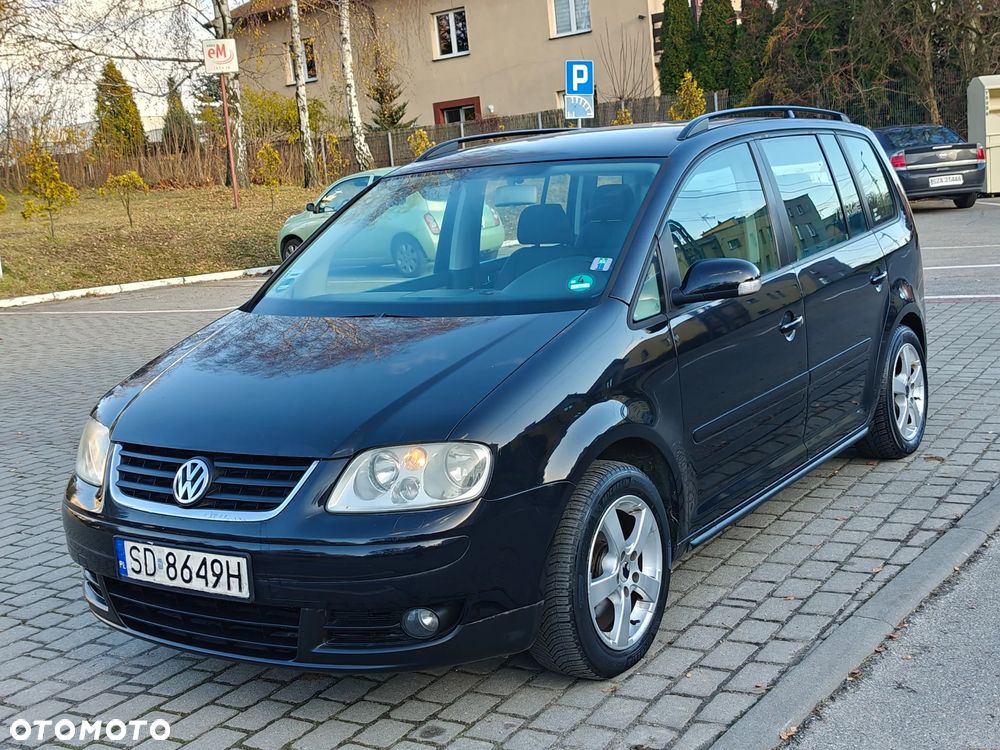 Volkswagen Touran 2.0 FSI Highline - 33