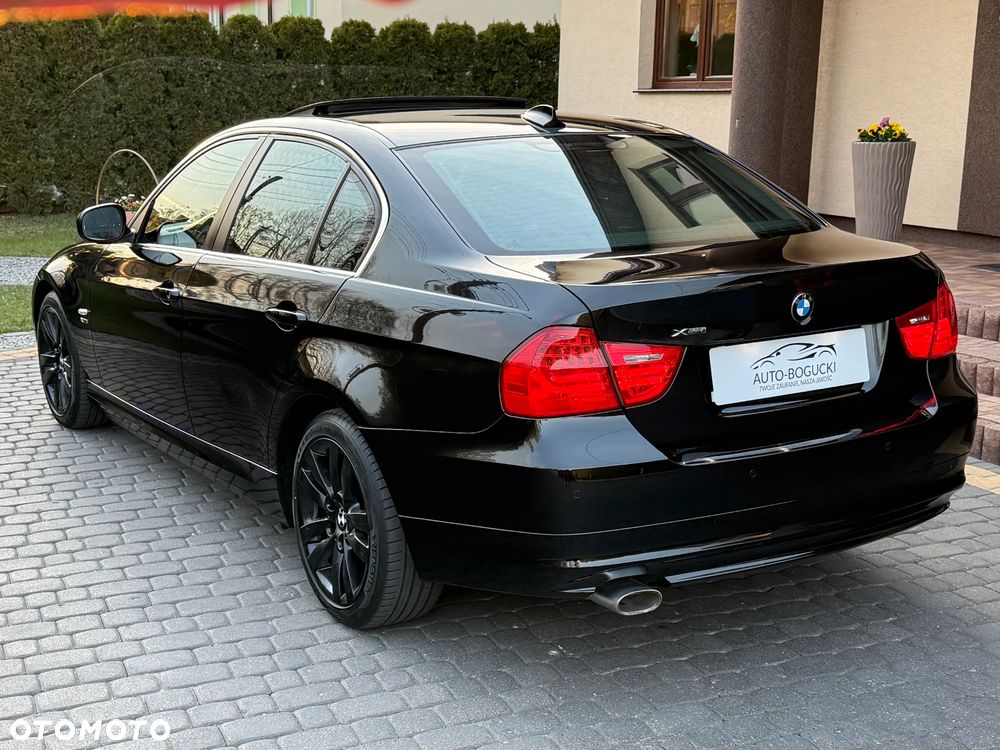 BMW Seria 3 320d xDrive DPF - 14