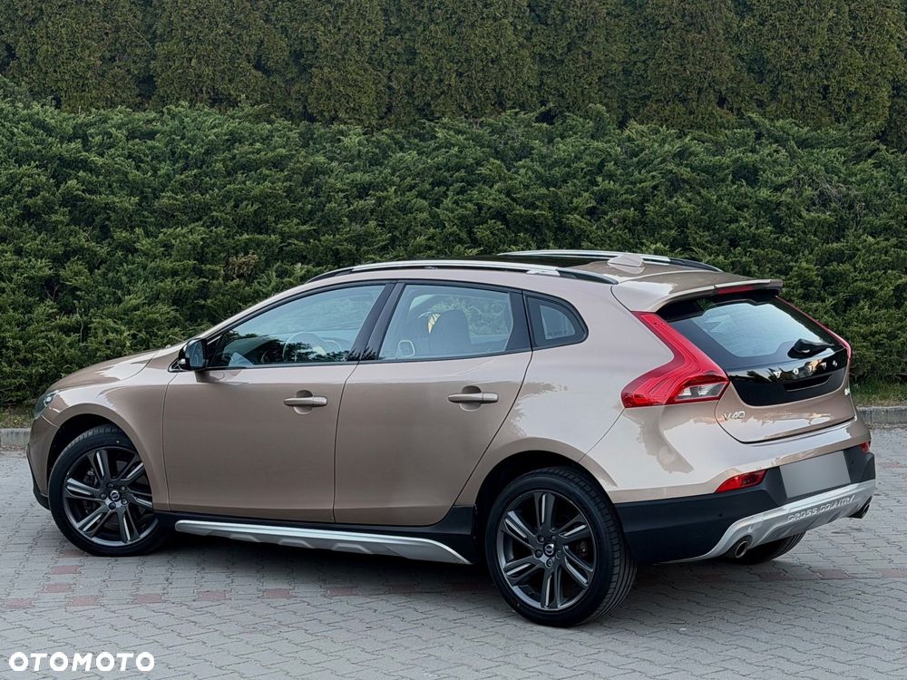 Volvo V40 Cross Country - 14