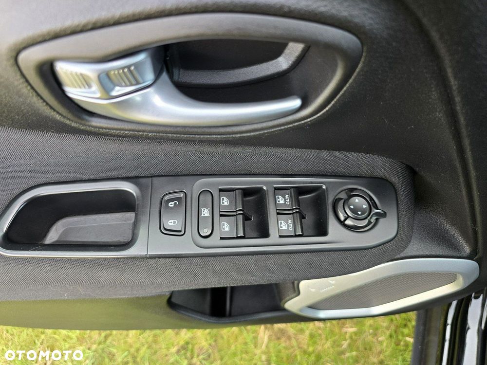 Jeep Renegade - 19