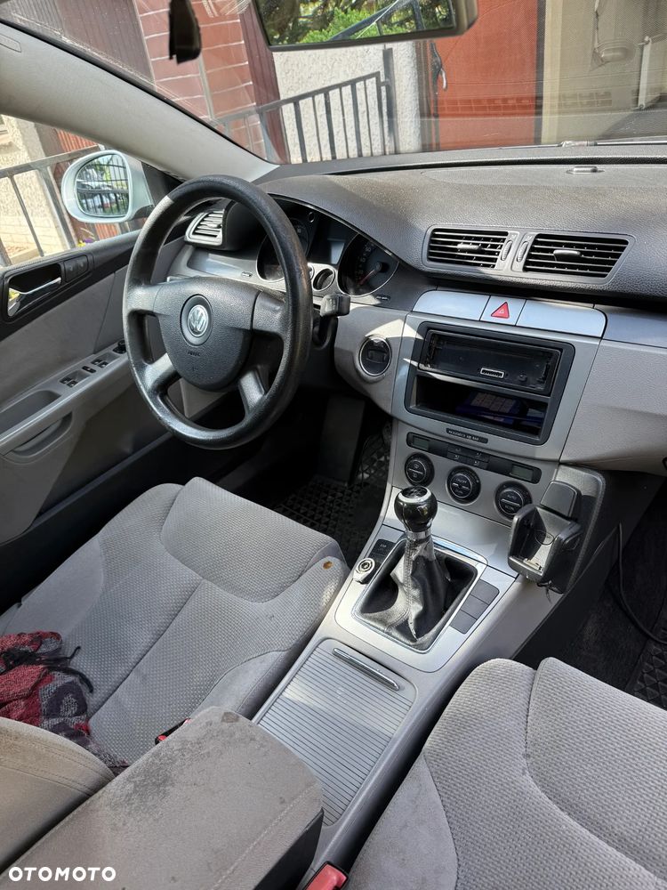 Volkswagen Passat 2.0 TDI Comfortline - 12