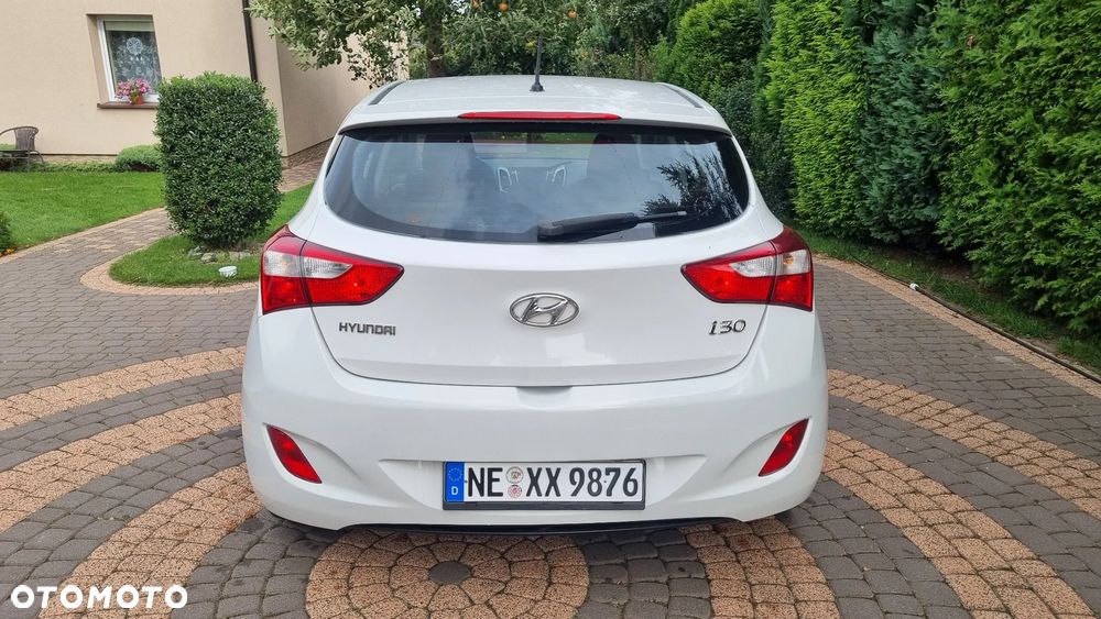 Hyundai i30 1.4 Intro Edition - 10
