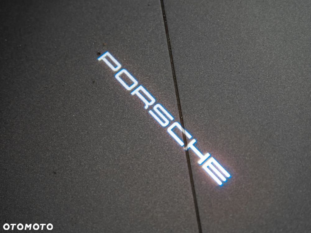 Porsche Macan Turbo - 21