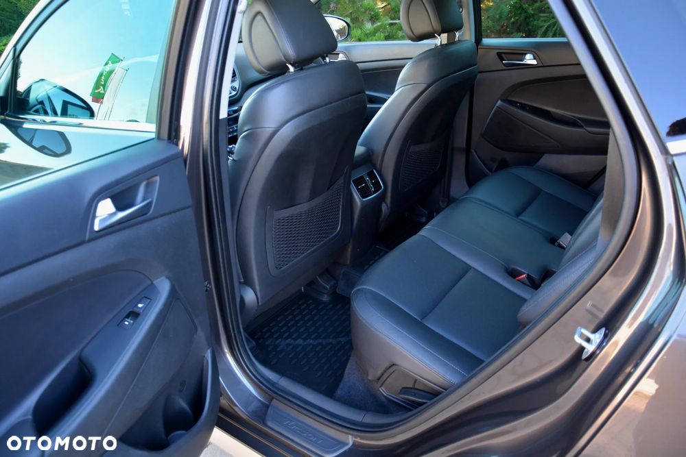 Hyundai Tucson blue 1.7 CRDi 2WD DCT Premium - 24