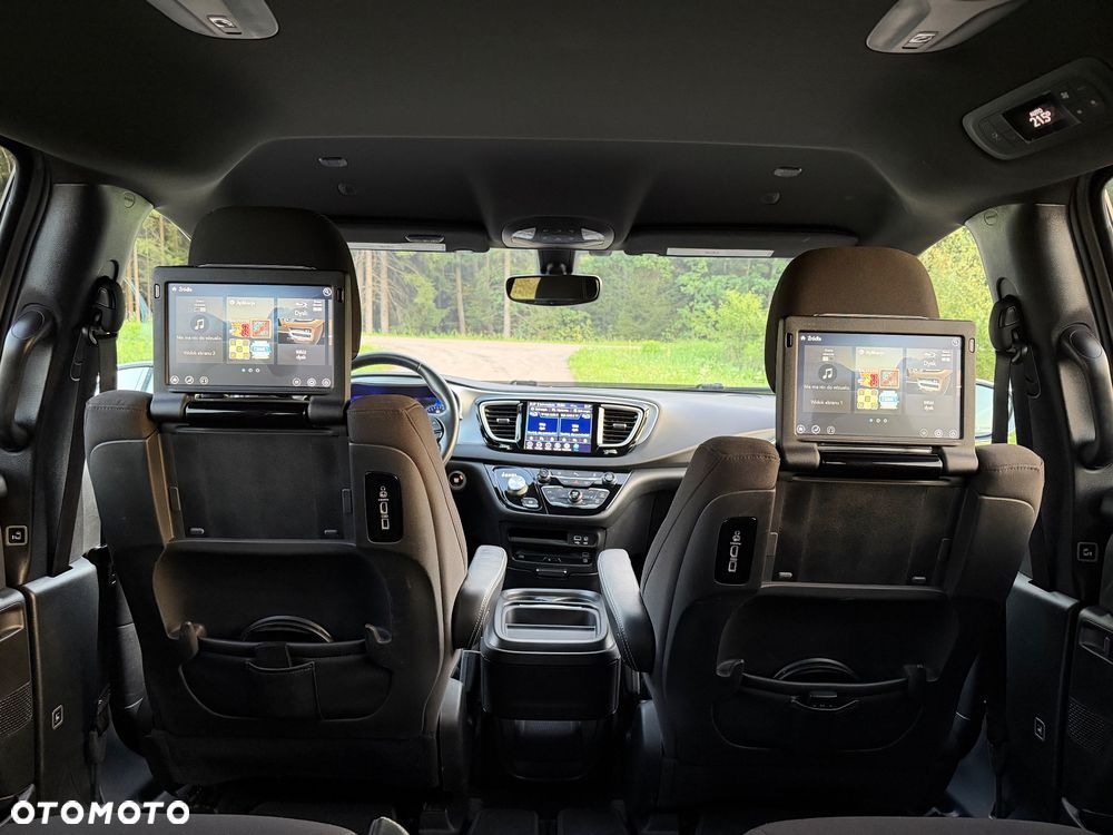 Chrysler Pacifica - 13