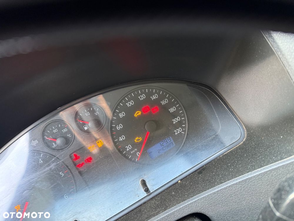 Volkswagen Transporter T5 TDI L1H1 Mixt - 16