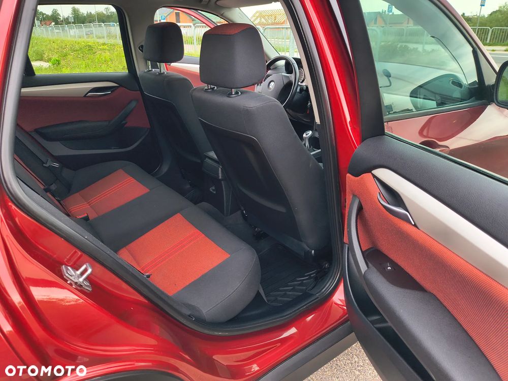 BMW X1 sDrive18d Sport Line - 24