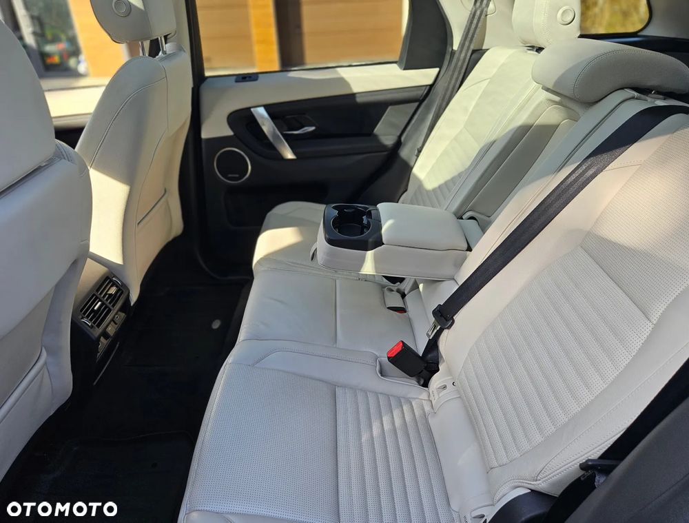 Land Rover Discovery Sport P250 SE - 21