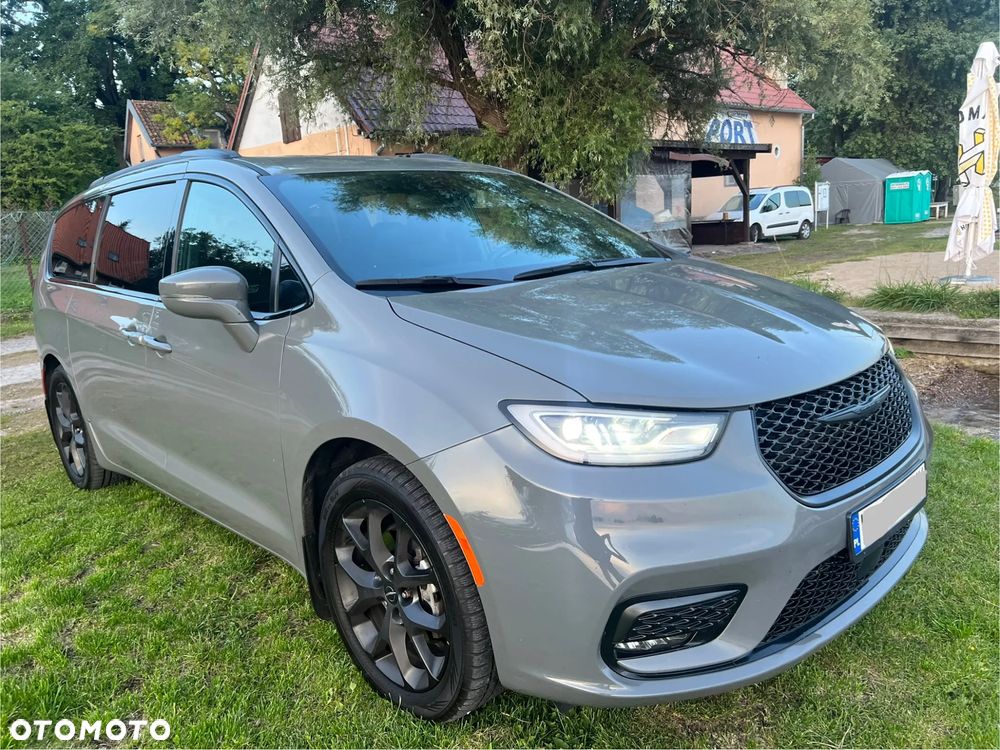 Chrysler Pacifica - 4