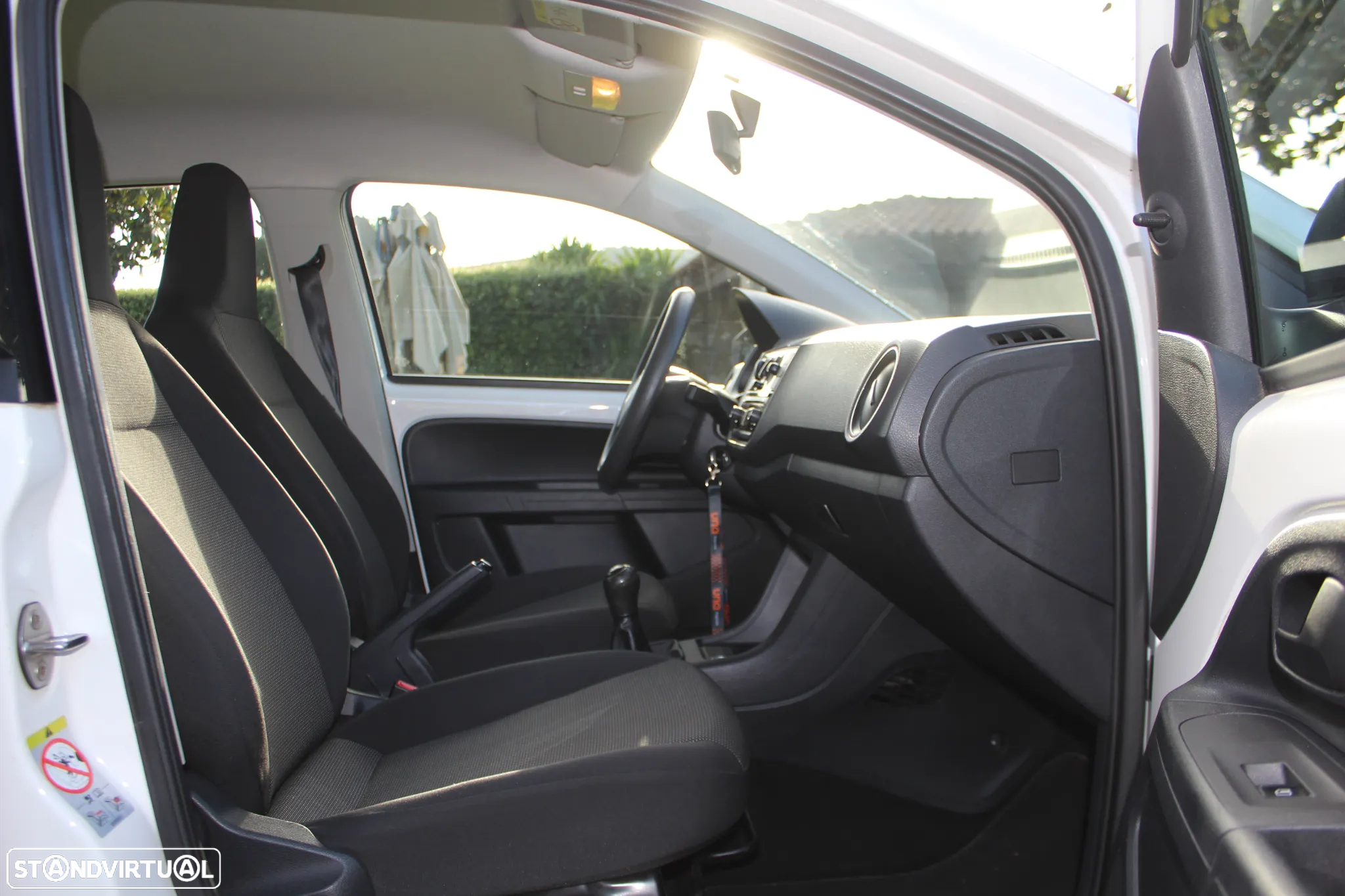 VW Up! 1.0 BMT Move - 15