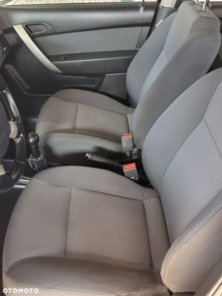 Chevrolet Aveo - 8