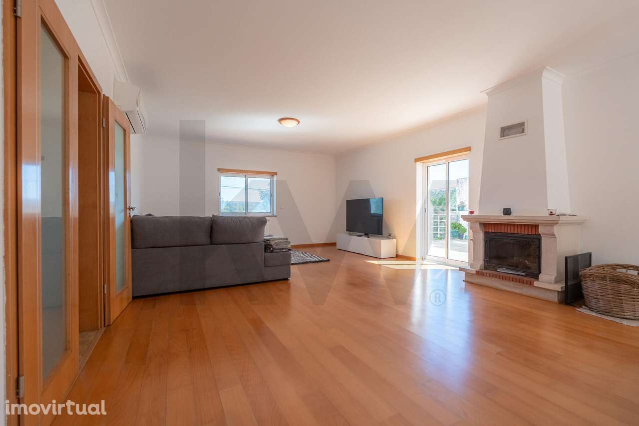 Moradia T4 em Coimbra, com garagem e Espaço Exterior - Grande imagem: 4/37