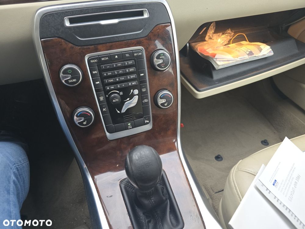 Volvo V70 D4 Summum - 18