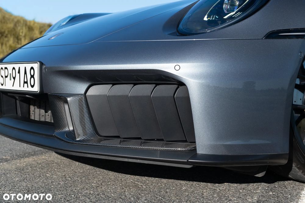 Porsche 911 Carrera T-Hybrid 4 GTS - 10
