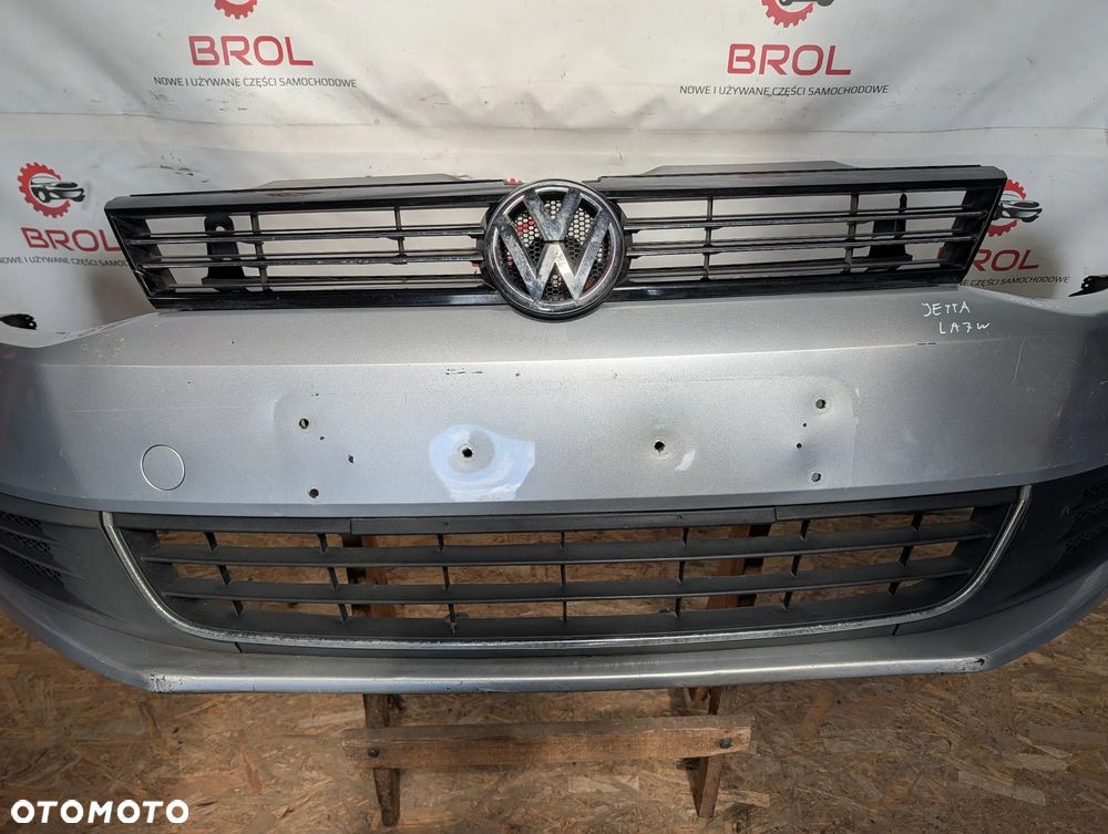 ZDERZAK PRZEDNI VW JETTA 10-15 LA7W - 3