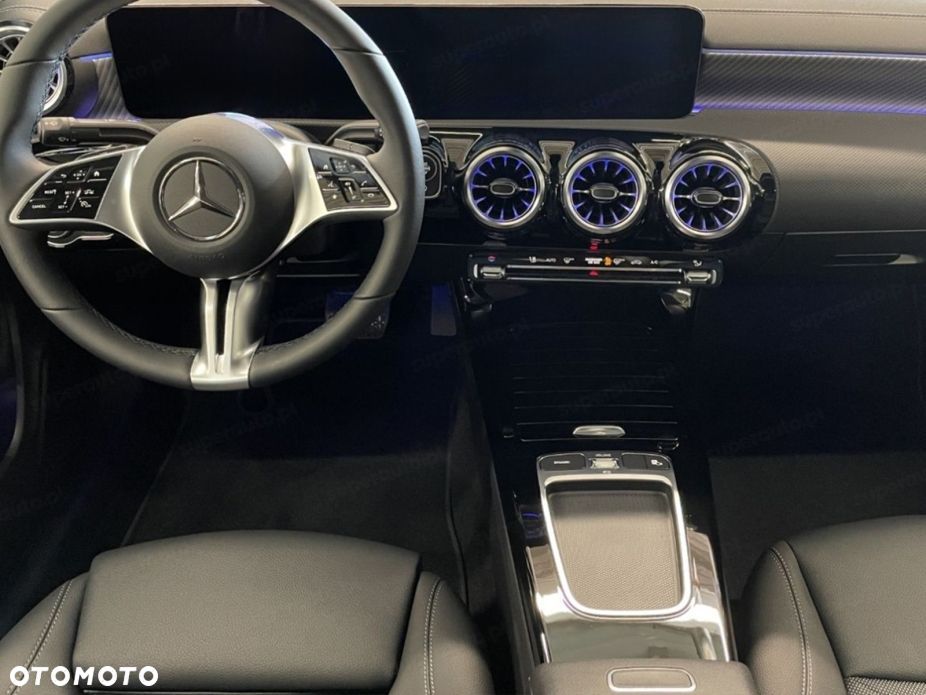 Mercedes-Benz CLA 200 mHEV Progressive 7G-DCT - 7