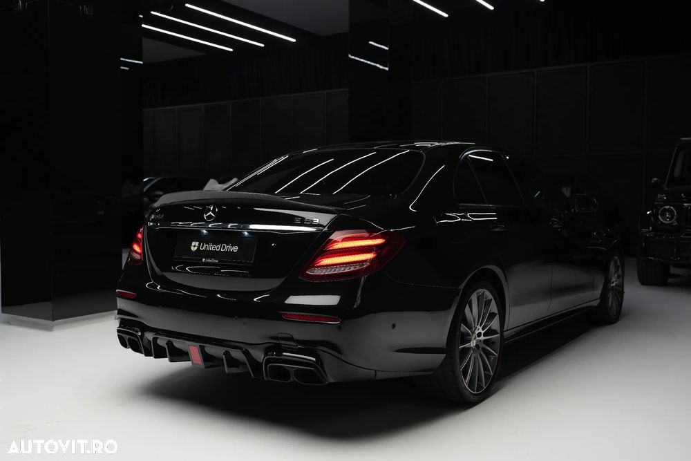 Mercedes-Benz E AMG 53 4MATIC Aut. - 32