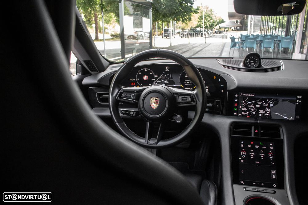 Porsche Taycan 4S - 39