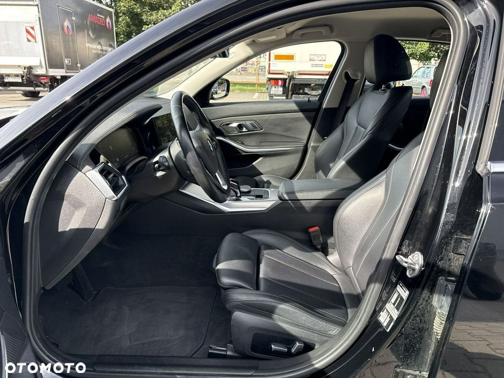 BMW Seria 3 320d MHEV Luxury Line - 11